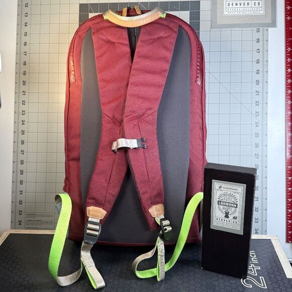 BELLROY®  |  BACKPACK+™  |  DARK-RED/GRAY  |  LIKE NEW  |  XLNT  | - Picture 9 of 15